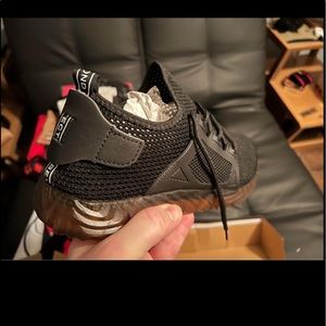 Indestructible Steel toed shoes black size 13 mens